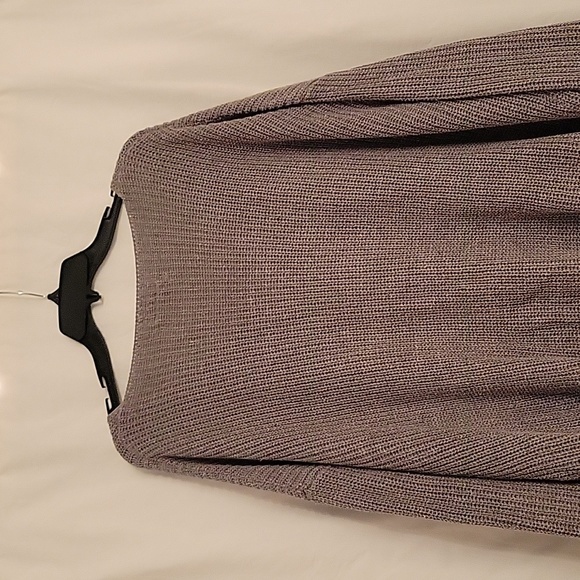 URBAN OUTFITTERS SWEATER - Picture 3 of 4